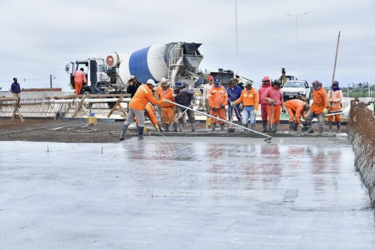 Desde varios frentes, avanzan las obras viales y de infraestructura en toda la provincia