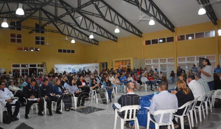 Los vecinos de barrios Vial y Villa Lourdes participaron de la reunión organizativa previa al OPNGT
