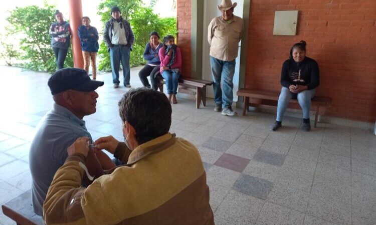 Completos servicios de salud en la colonia Chico Dawan