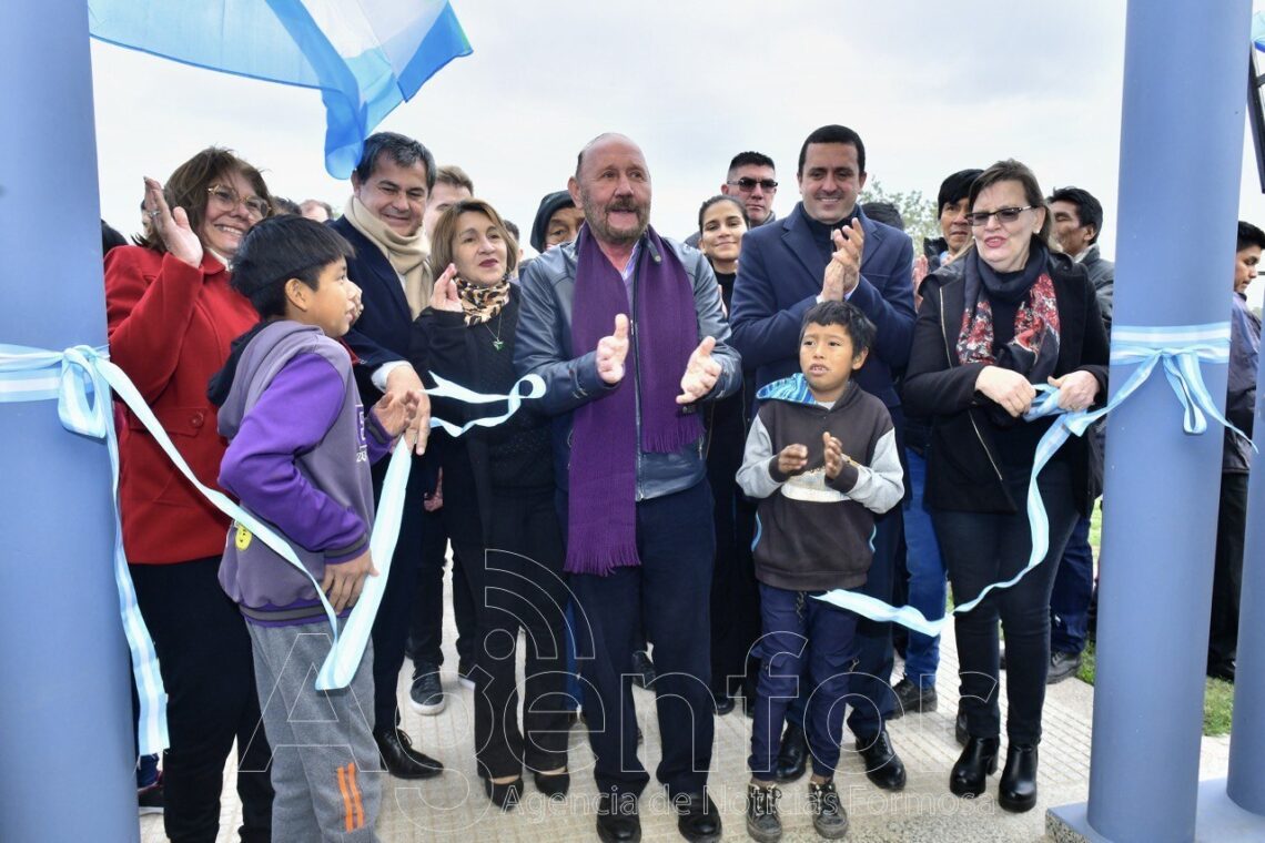 Insfrán dejó inaugurada la EPEP N° 95 y se reunió con la comunidad pilagá de El Simbolar