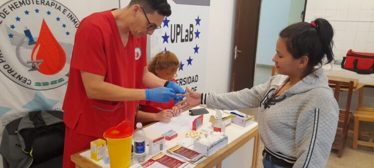 Estudiantes de la Universidad Provincial de Laguna Blanca colaboraron con la donación voluntaria de sangre