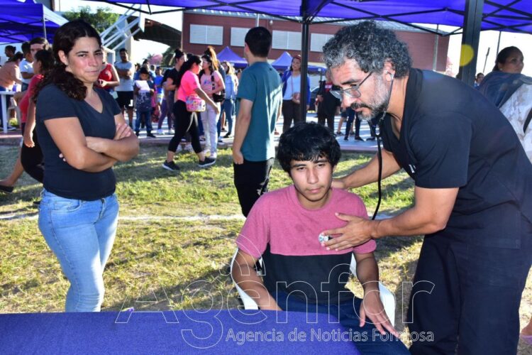 Vecinos y vecinas del barrio Liborsi y aledaños recibieron atenciones integrales gratuitas
