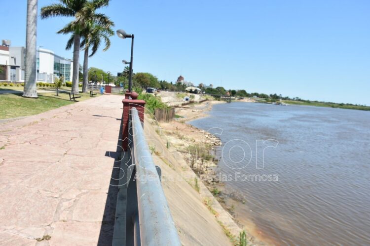El río Paraguay está con un leve descenso y en el puerto local se registra una altura de 3,69 metros