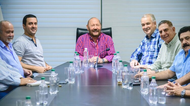 El Gobernador se reunió con intendentes y presidentes de Comisiones de Fomento
