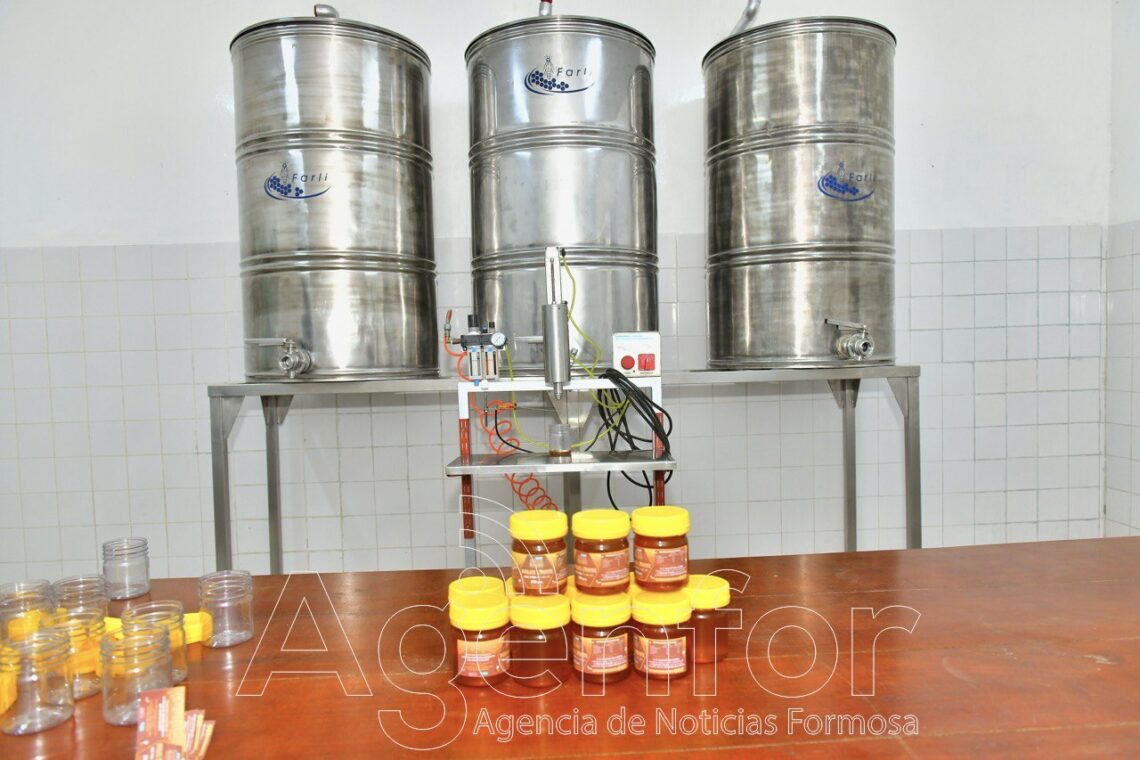 Alrededor de 13 toneladas de miel se produjeron en el Departamento Ramón Lista
