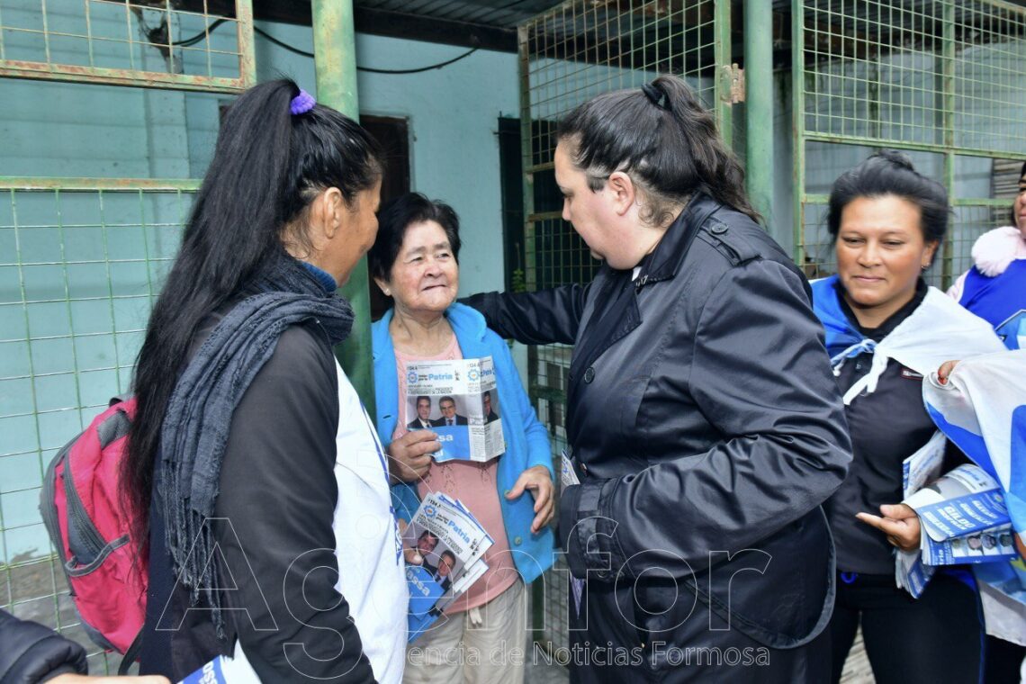 Caminata de precandidatos de Unión por la Patria por la zona norte de la ciudad de Formosa