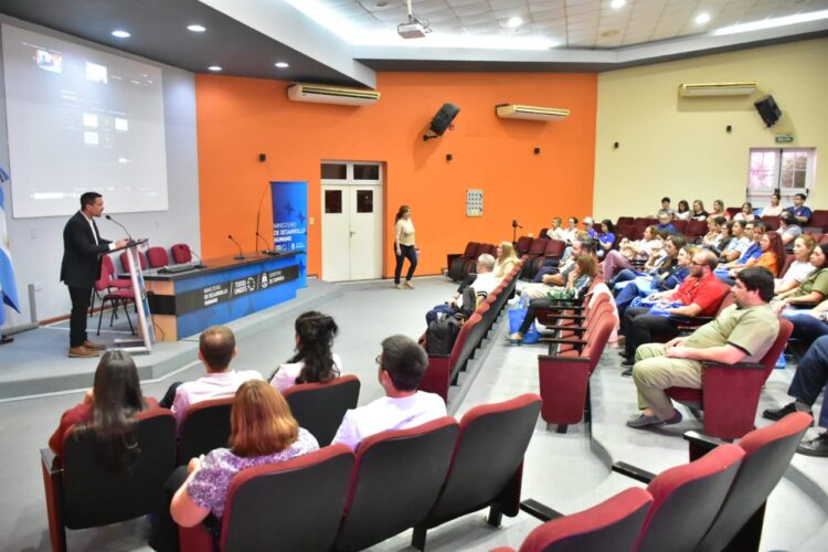 Equipos de salud de toda la provincia participaron de una importante capacitación sobre VIH/SIDA