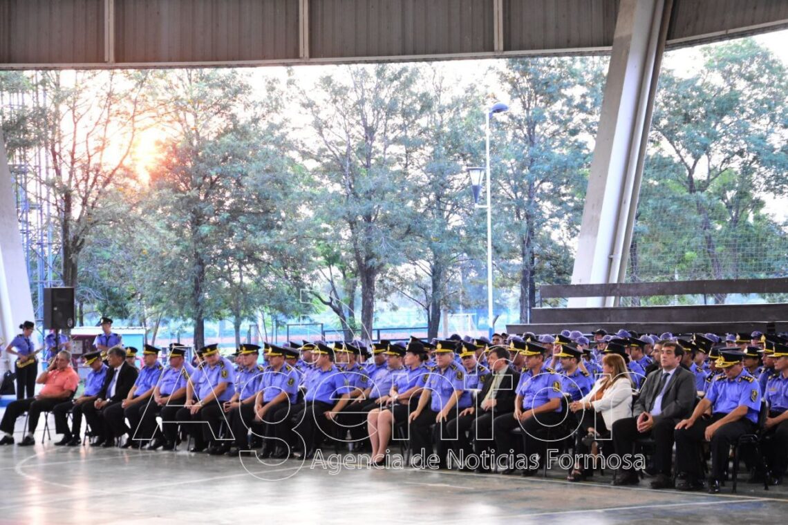 En un emotivo acto, Policías que pasaron a retiro recibieron sus fojas de servicio