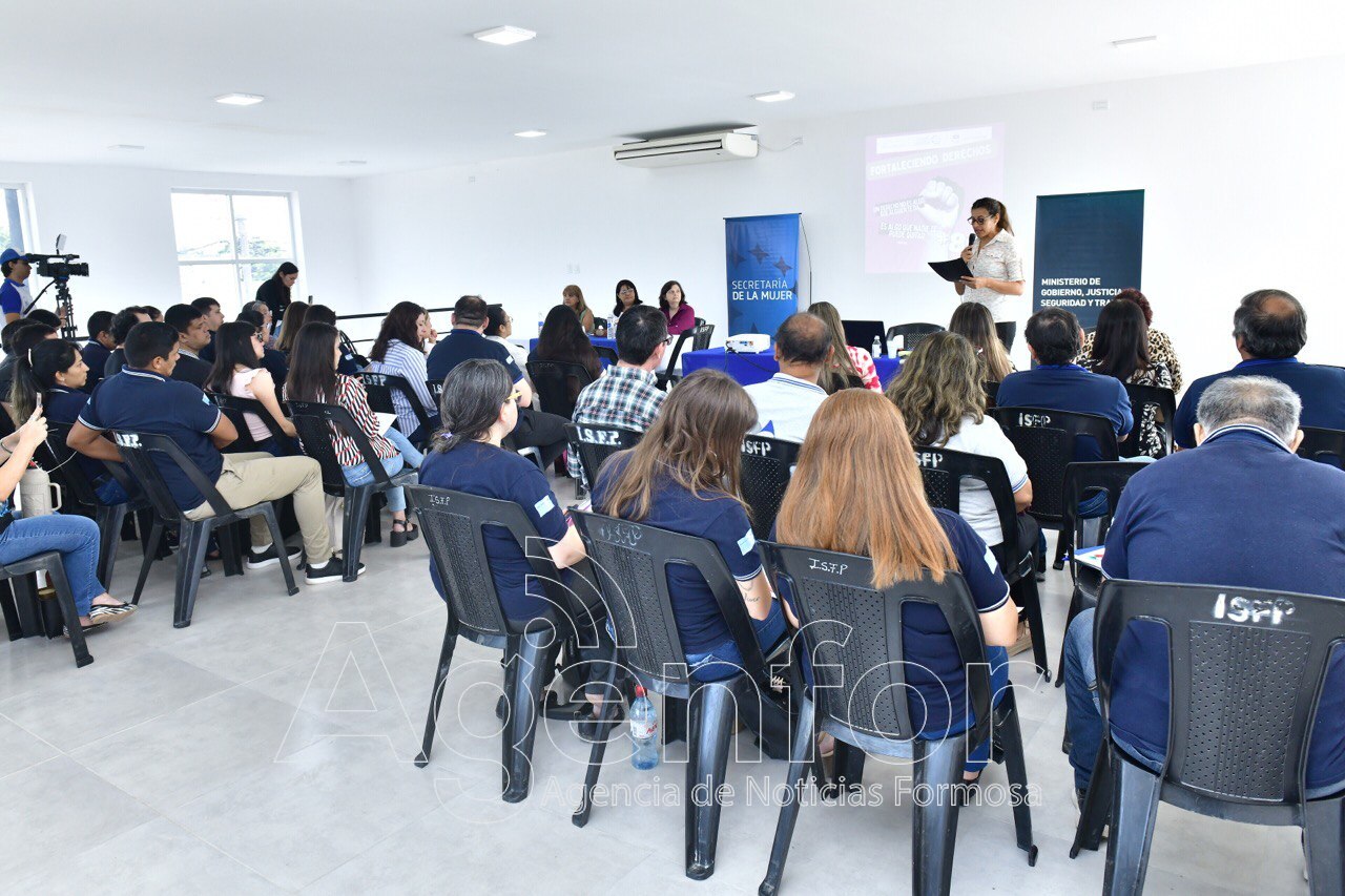 Personal del ministerio de Gobierno recibió capacitación en Ley Micaela