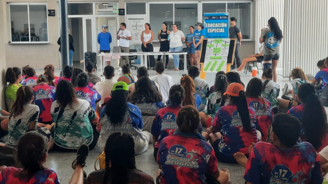 Educación Especial brindó un taller de capacitación para más de 100 profesionales que se desempeñan en el Parque Acuático