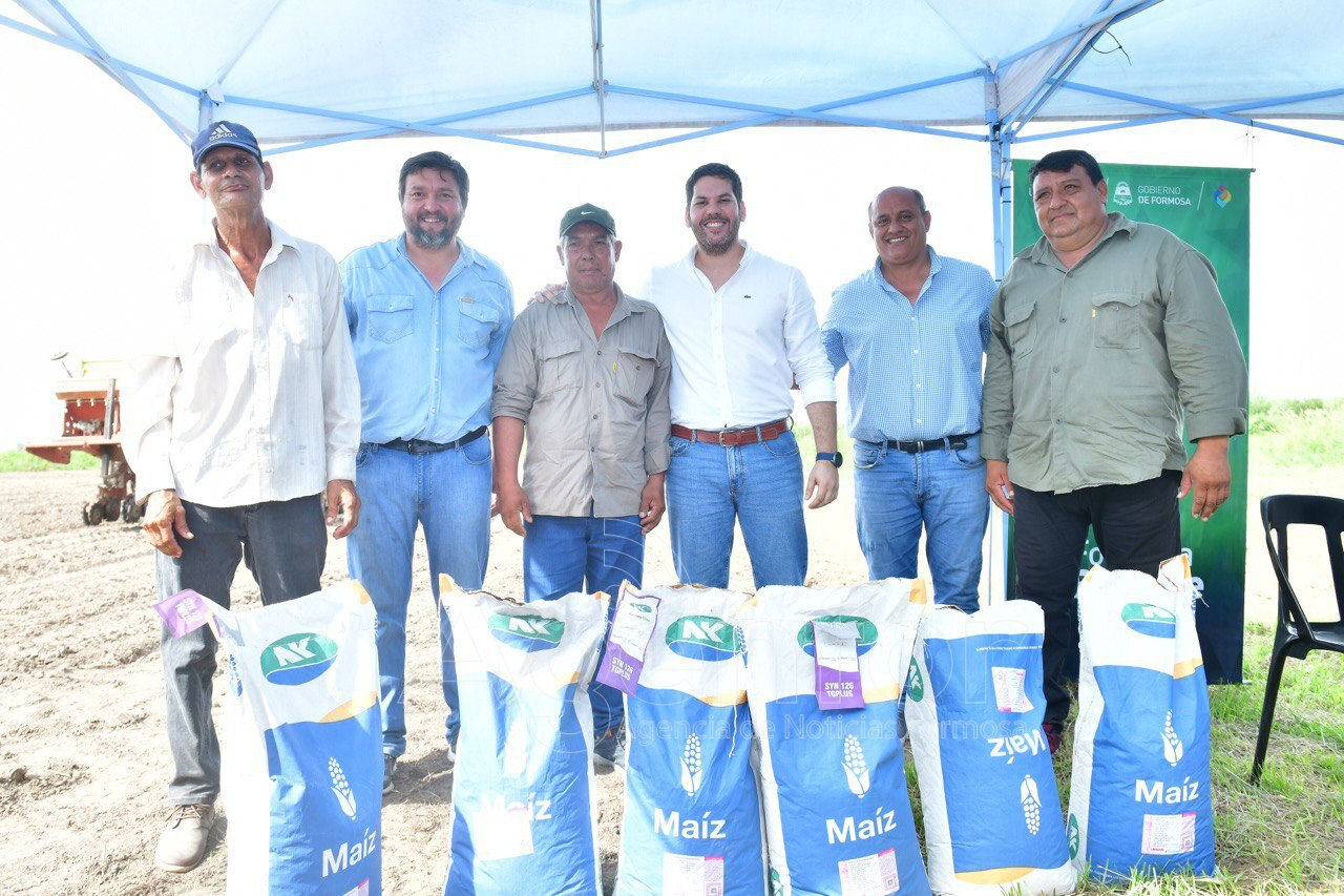 El Gobierno provincial dio inicio a una asistencia productiva de maíz y cucurbitáceas en Riacho He Hé