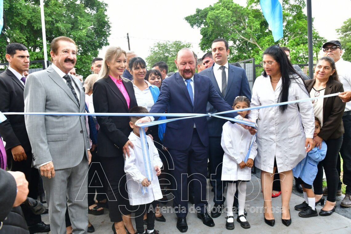 Insfrán inauguró tres unidades educativas en Kilómetro 100 y dio inicio al ciclo lectivo 2024