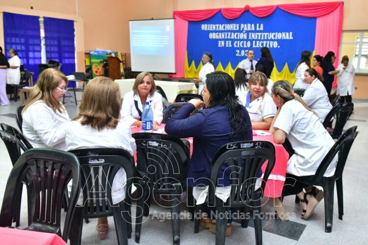 Directivos capitalinos de primaria participaron de la jornada de Orientación para la Organización Institucional