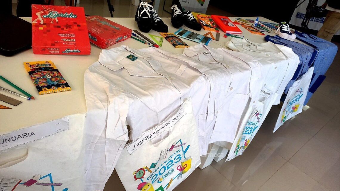 Con antelación al inicio de clases, el Gobierno provincial garantiza la entrega de más de 200 mil kits escolares