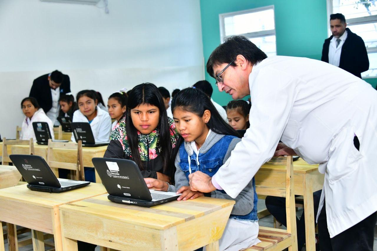 De cara al inicio del ciclo lectivo, el Gobierno provincial concretó una fuerte inversión para equipar instituciones educativas