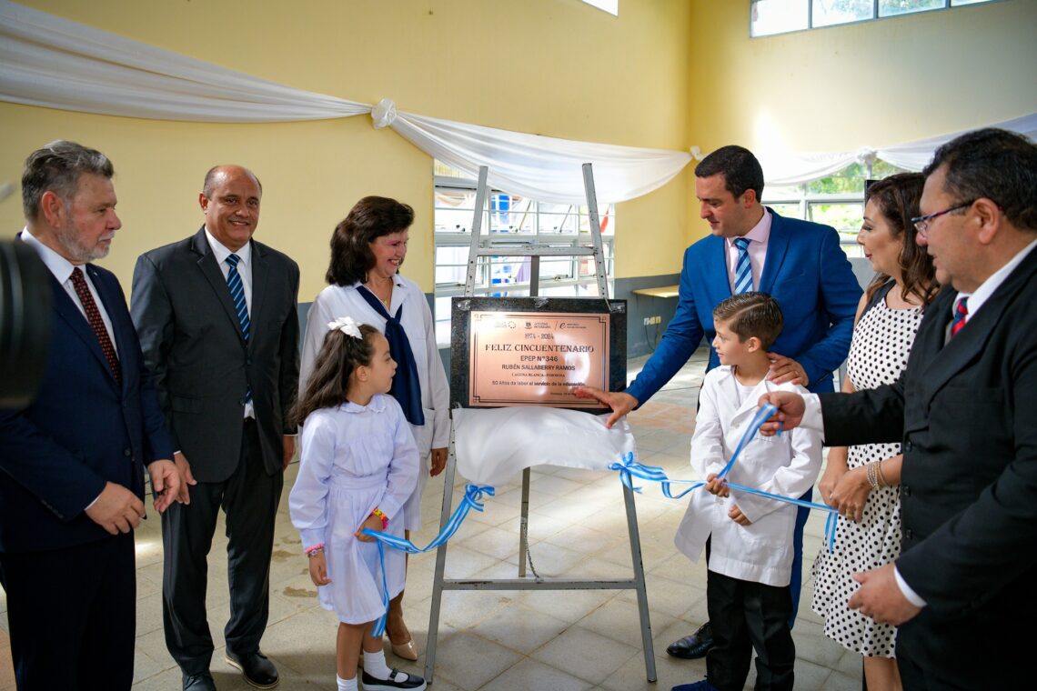 El vicegobernador Solís encabezó un acto por el 50° aniversario de la EPEP N° 346 de Laguna Blanca