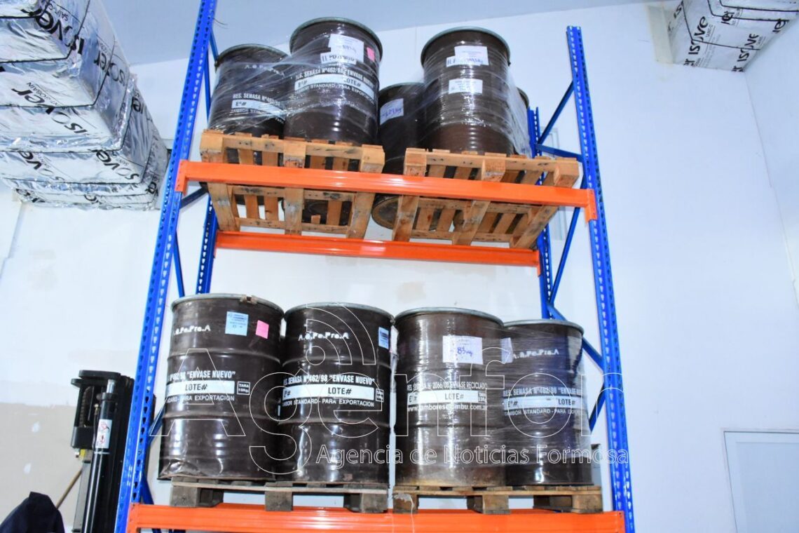Nutrifor recibió más de dos mil kilos de harina de algarroba