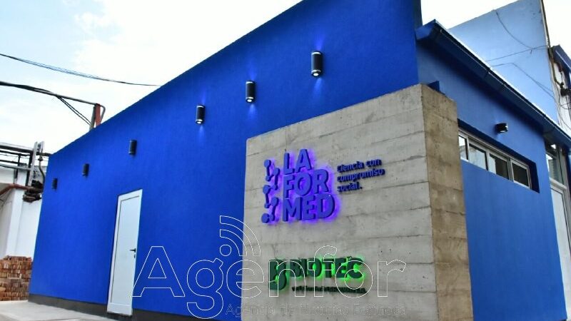 Insfrán celebró la producción de paracetamol e ibuprofeno en el Laboratorio Laformed