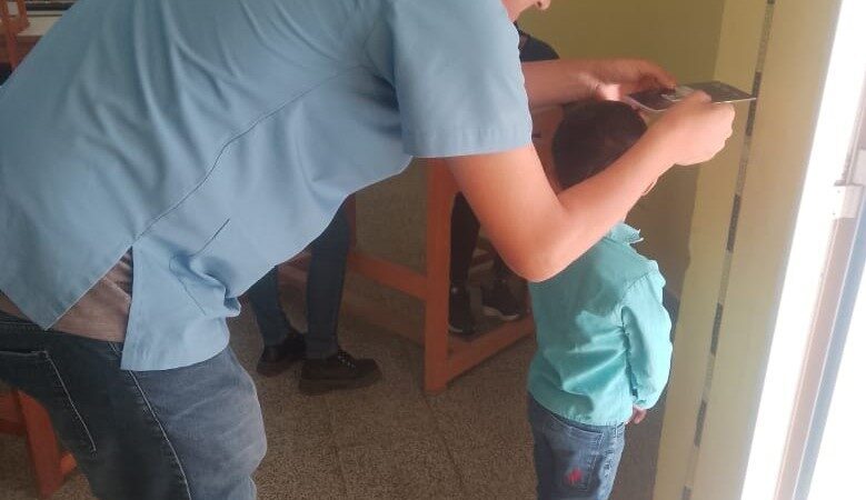 El Hospital de Villafañe realiza periódicos controles de salud en las escuelas de la zona