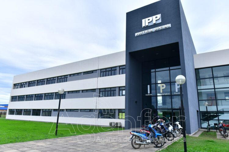 Iniciaron los cursos introductorios de las Tecnicaturas Superiores en Química Industrial y Telecomunicaciones