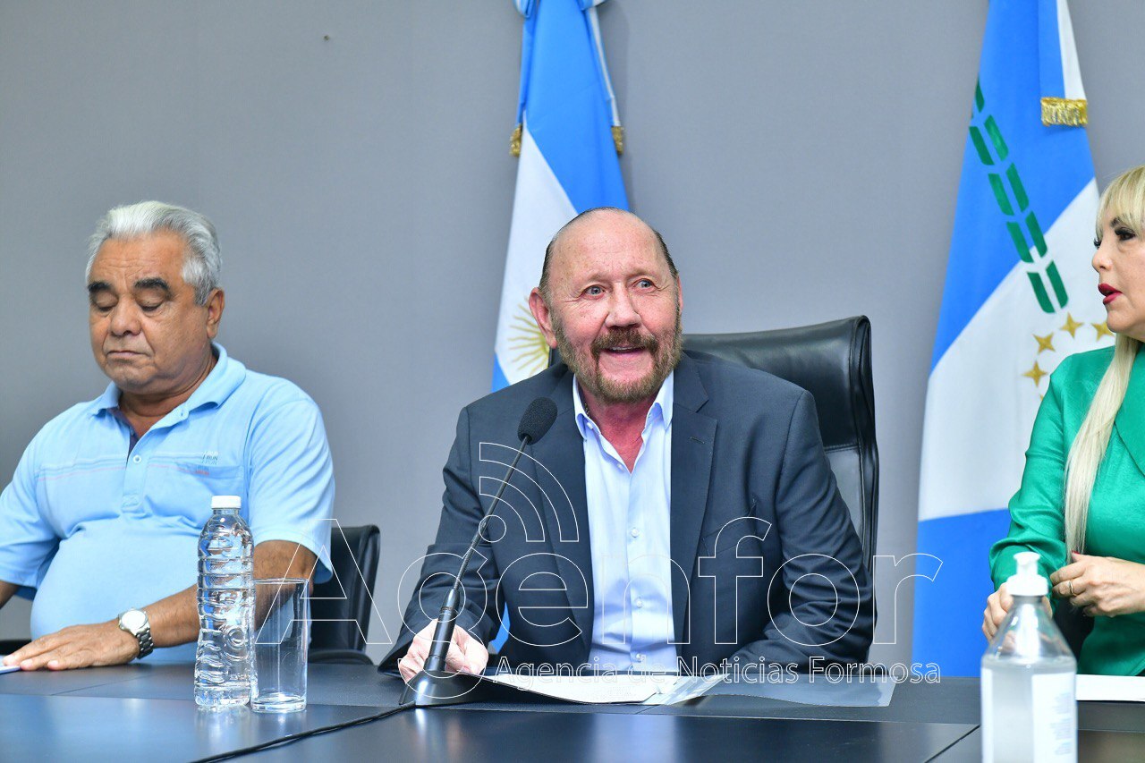 El gobernador Insfrán anunció nuevo incremento salarial del 27% para agentes públicos provinciales