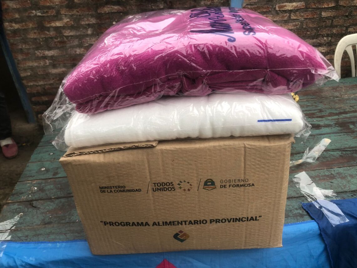 Programa Alimentario Aborigen: Entregaron frazadas y cajas a beneficiarios del barrio Namqom