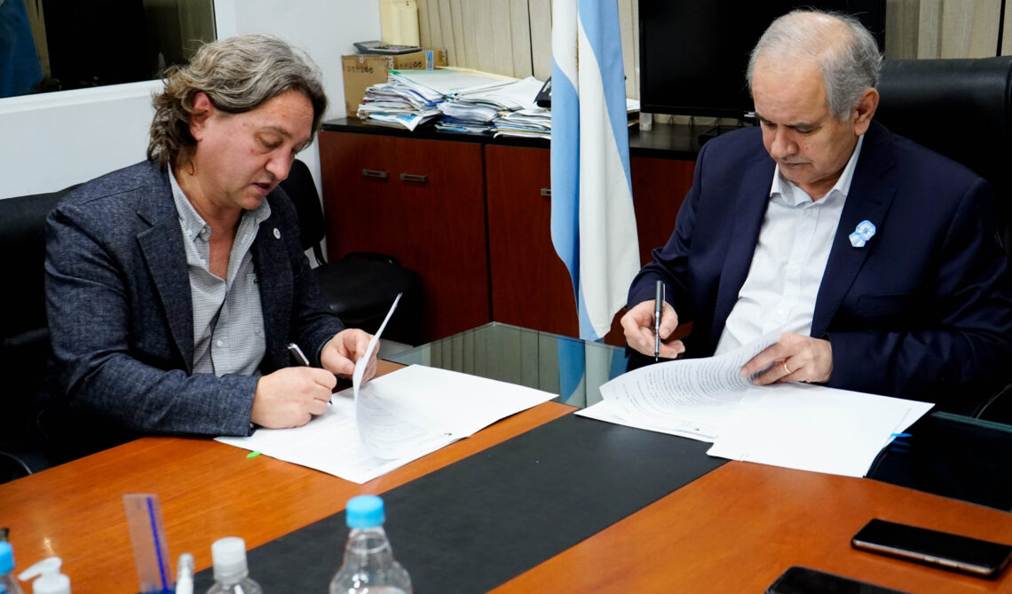 Firmaron acuerdo de cooperación conjunta entre el Ministerio de Desarrollo Humano y la Universidad Nacional de Mar del Plata