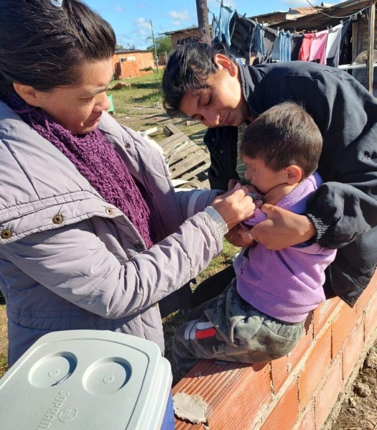 Vecinos del barrio San Antonio recibieron controles y otros servicios de salud en sus casas