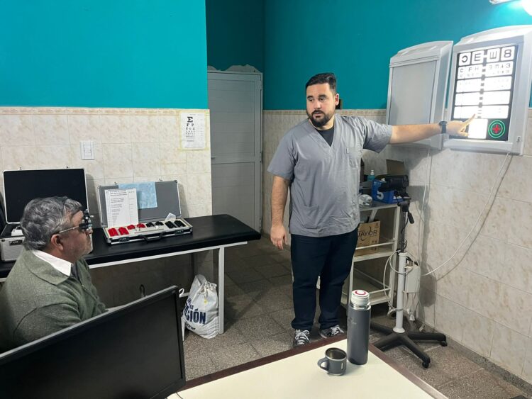 En el interior siguen las atenciones oftalmológicas gratuitas