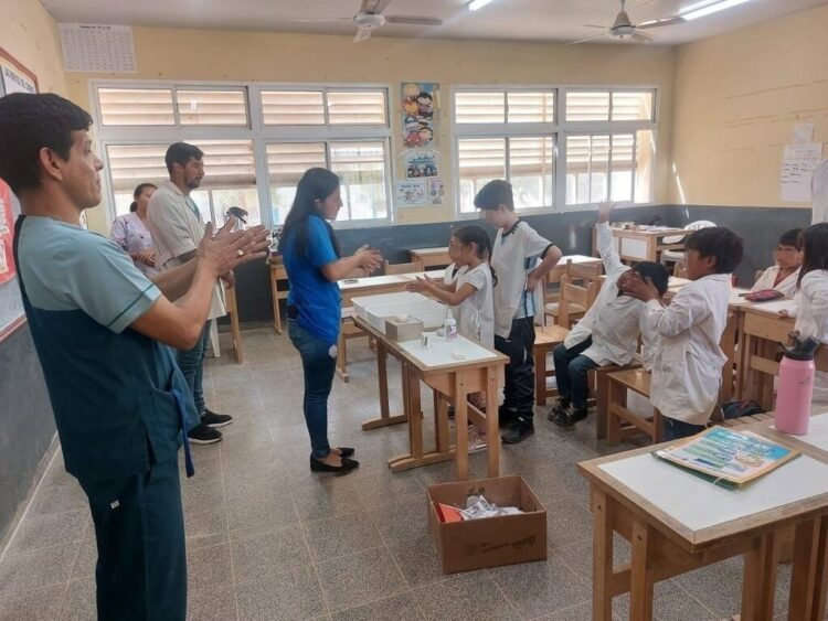 Fortalecen la promoción sobre distintos temas de salud en las escuelas primarias de Lote 8