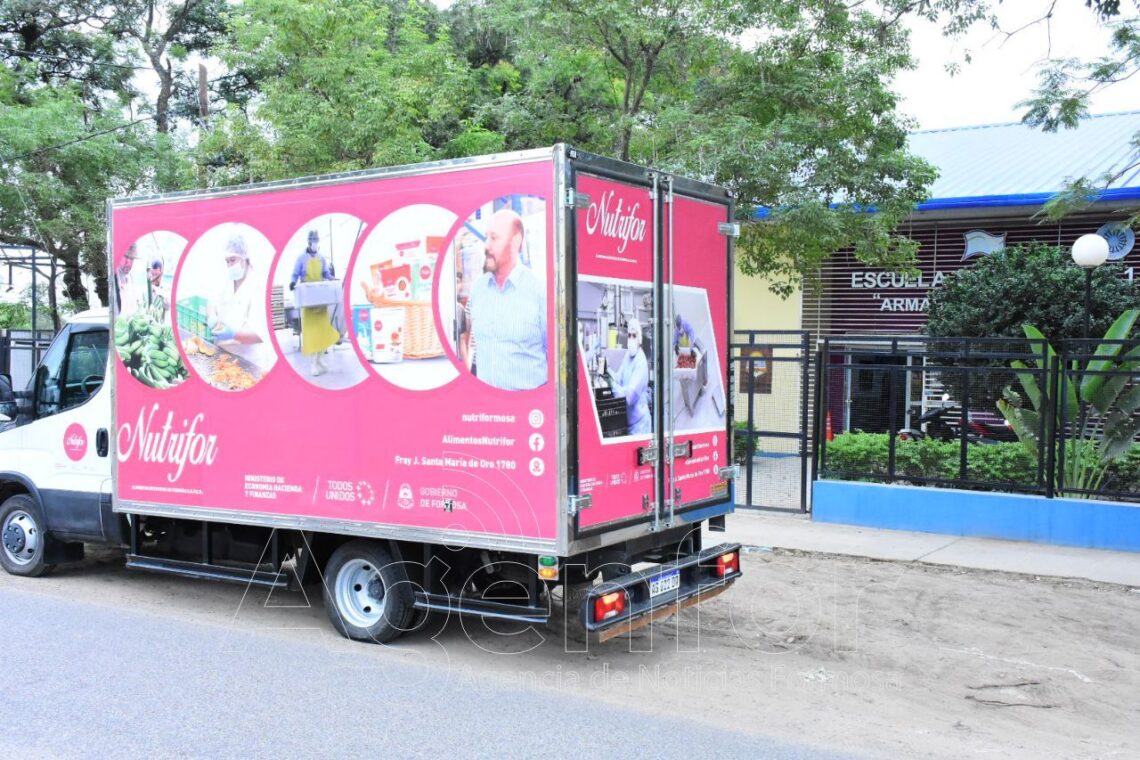 Nutrifor comenzó la entrega de alimentos a escuelas capitalinas
