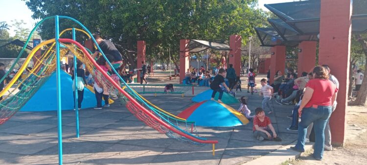 Las familias disfrutaron de una divertida tarde en el Paraíso de los Niños