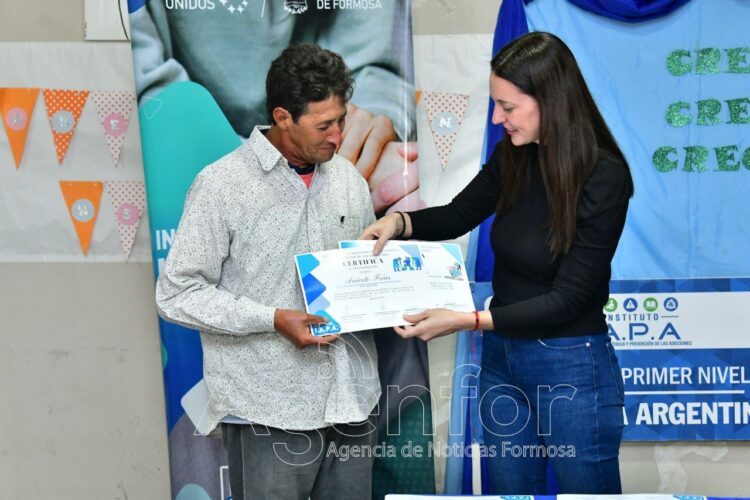 El IAPA entregó certificados de especialización laboral a sus usuarios