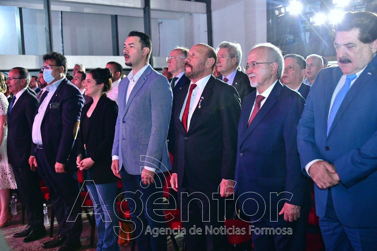 El gobernador Insfrán acompañó la inauguración del Centro Histórico Aristócrata en Paraguay