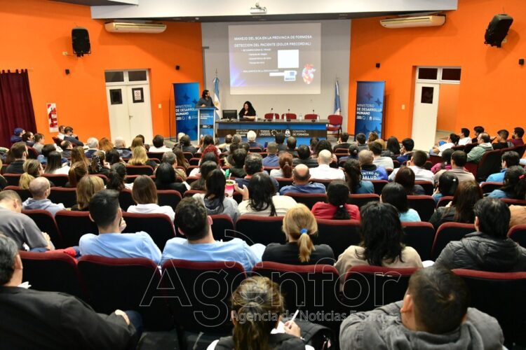Desde el Ministerio de Desarrollo Humano continúan capacitando a personal de salud