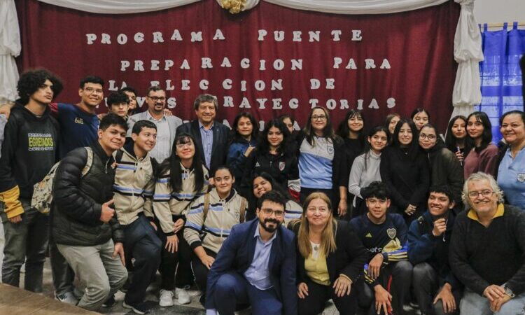 Programa Puente: “Es una herramienta que ayudará a los jóvenes que aún no decidieron qué estudiar”