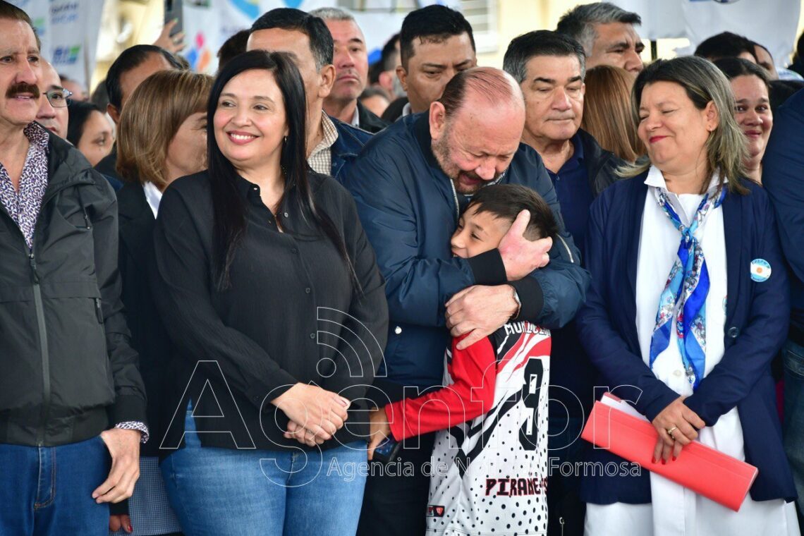 OPNGT en Pirané: El Gobernador firmó dos inicios de obra para la distribución de agua potable