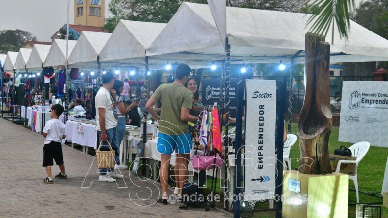 Se desarrolló con éxito otra edición del Mercado Comunitario de Emprendedores