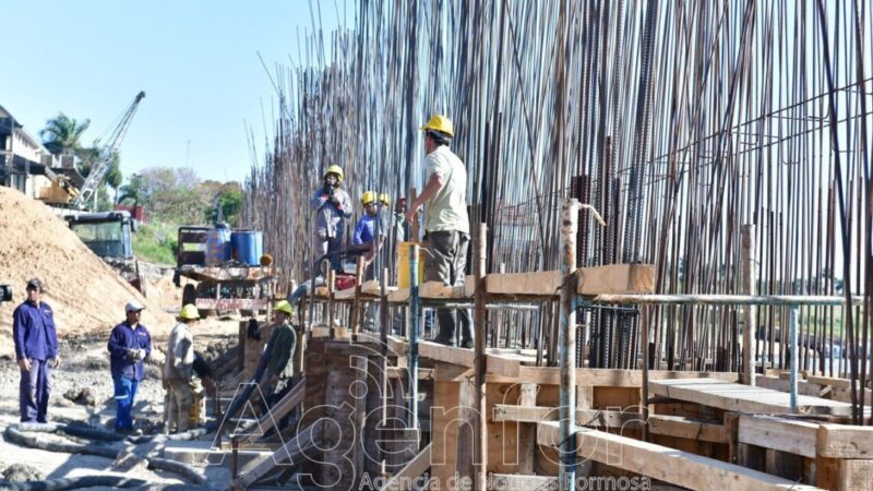 La construcción del muro de contención de costas superó el 50% de avance