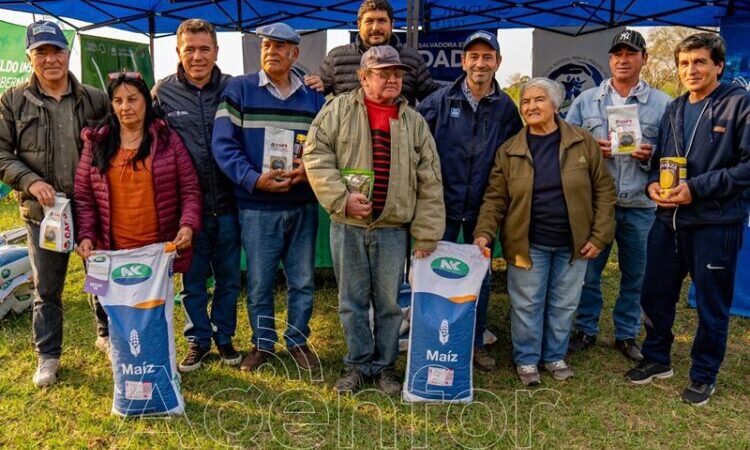 Luego de la distribución de semillas, productores iniciaron siembra de maíz y cucurbitáceas para el ciclo productivo 2024/25