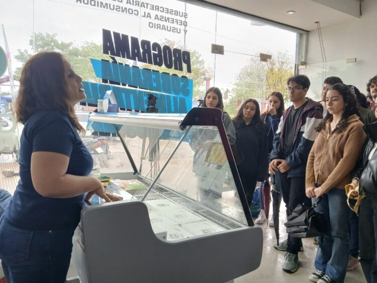 Soberanía Alimentaria Formoseña: Estudiantes de la Universidad de la Cuenca del Plata visitaron un centro del Programa