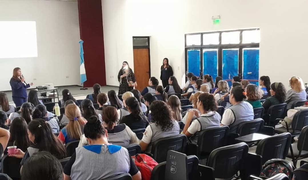 Ateneos para el Fortalecimiento de la Alfabetización Inicial