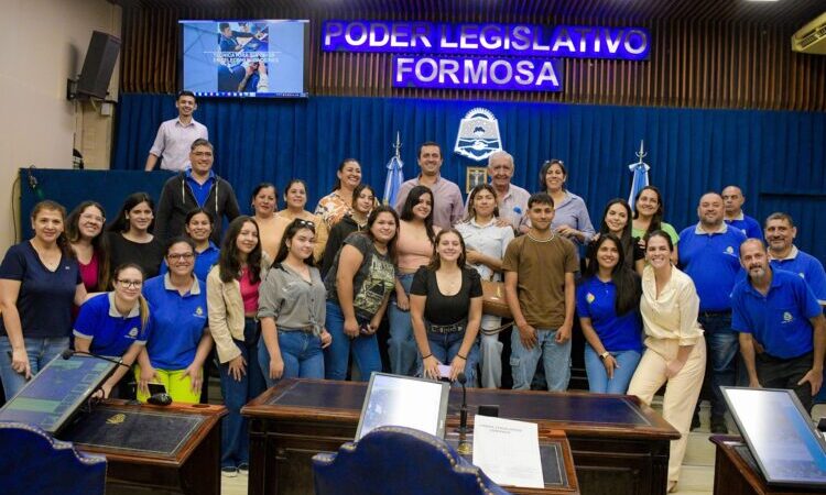 En la Legislatura, el vicegobernador Solís recibió a alumnos de Gran Guardia
