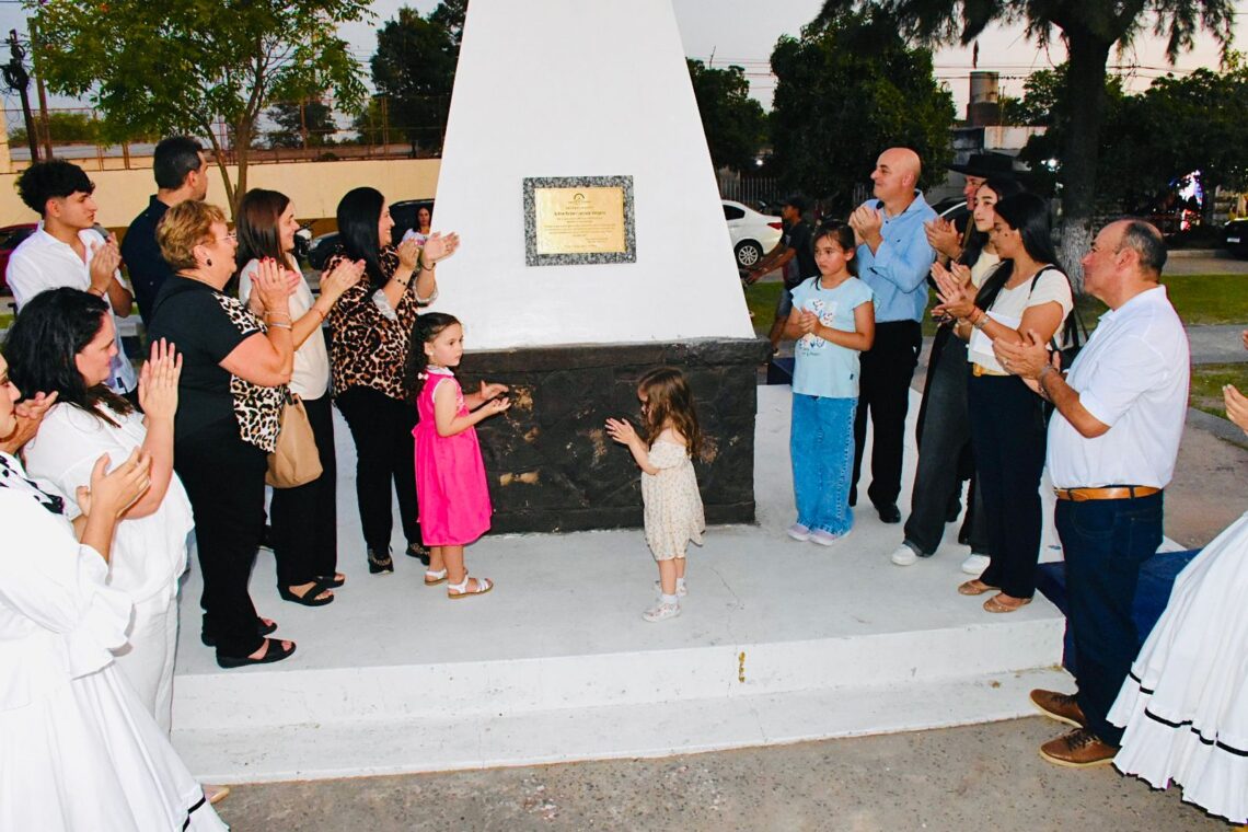 Pirané rindió homenaje al profesor Rubén Luciano Vergara