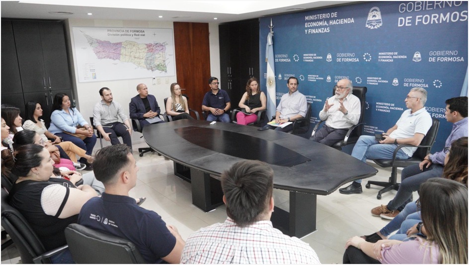 Ibáñez recibió a jóvenes que participaron de programas de formación del Consejo Federal de Inversiones