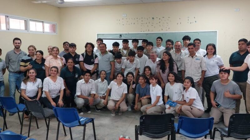 Estudiantes de la Escuela Agrotécnica N° 6 presentaron los resultados de sus prácticas realizadas en el CEDEVA de Laguna Yema