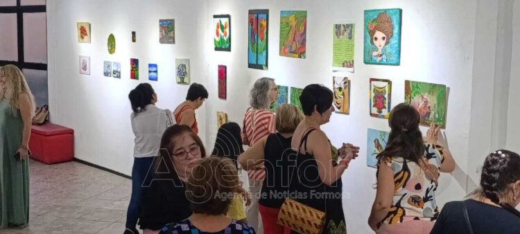 Arte: En el Teatro de la Ciudad, se exponen trabajos del taller de Aquilina Vázquez