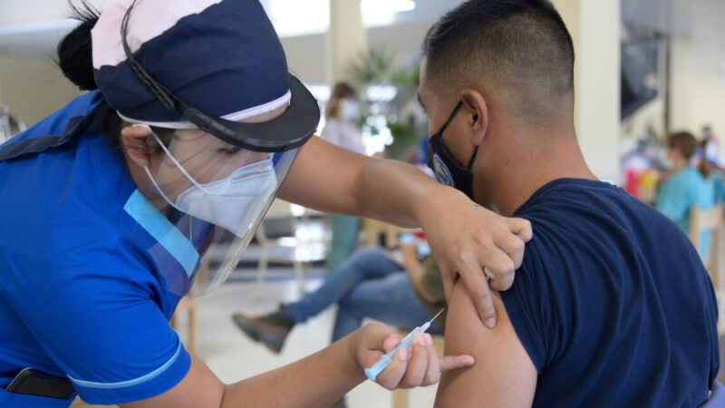 El gobernador Insfrán saludó a los enfermeros y las enfermeras en su día