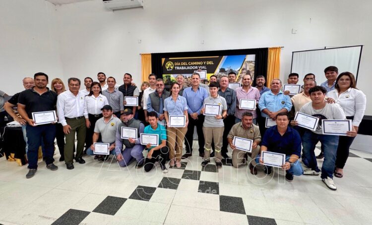 La Subsecretaría de Recursos Humanos entregó certificados de capacitación a personal de la DPV