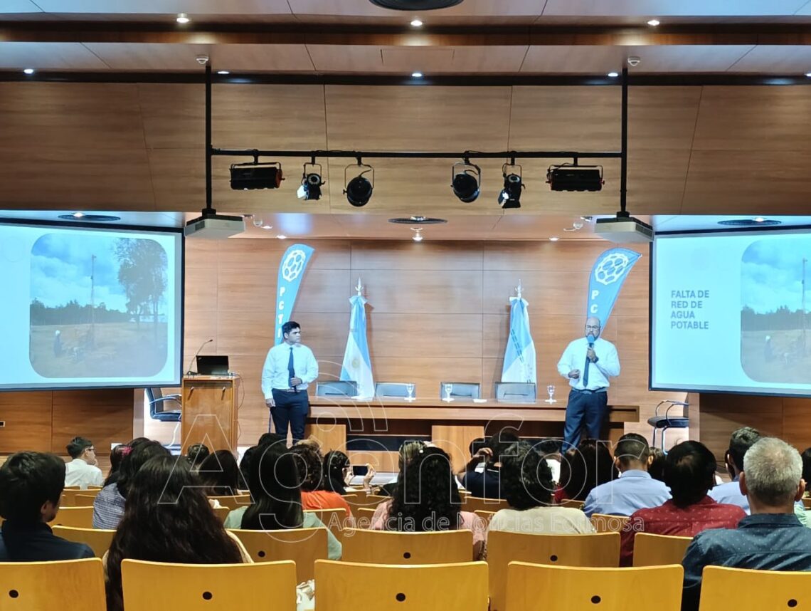 Estudiantes de Mecatrónica realizaron su exposición de proyectos finales